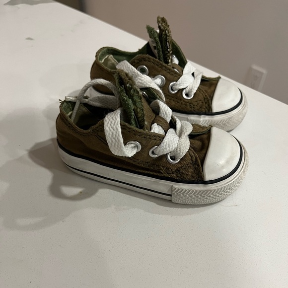 Kids Converse - Picture 2 of 6